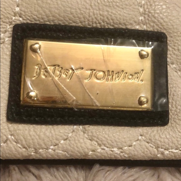 BETSEY JOHNSON wristlet/clutch - Picture 4 of 5